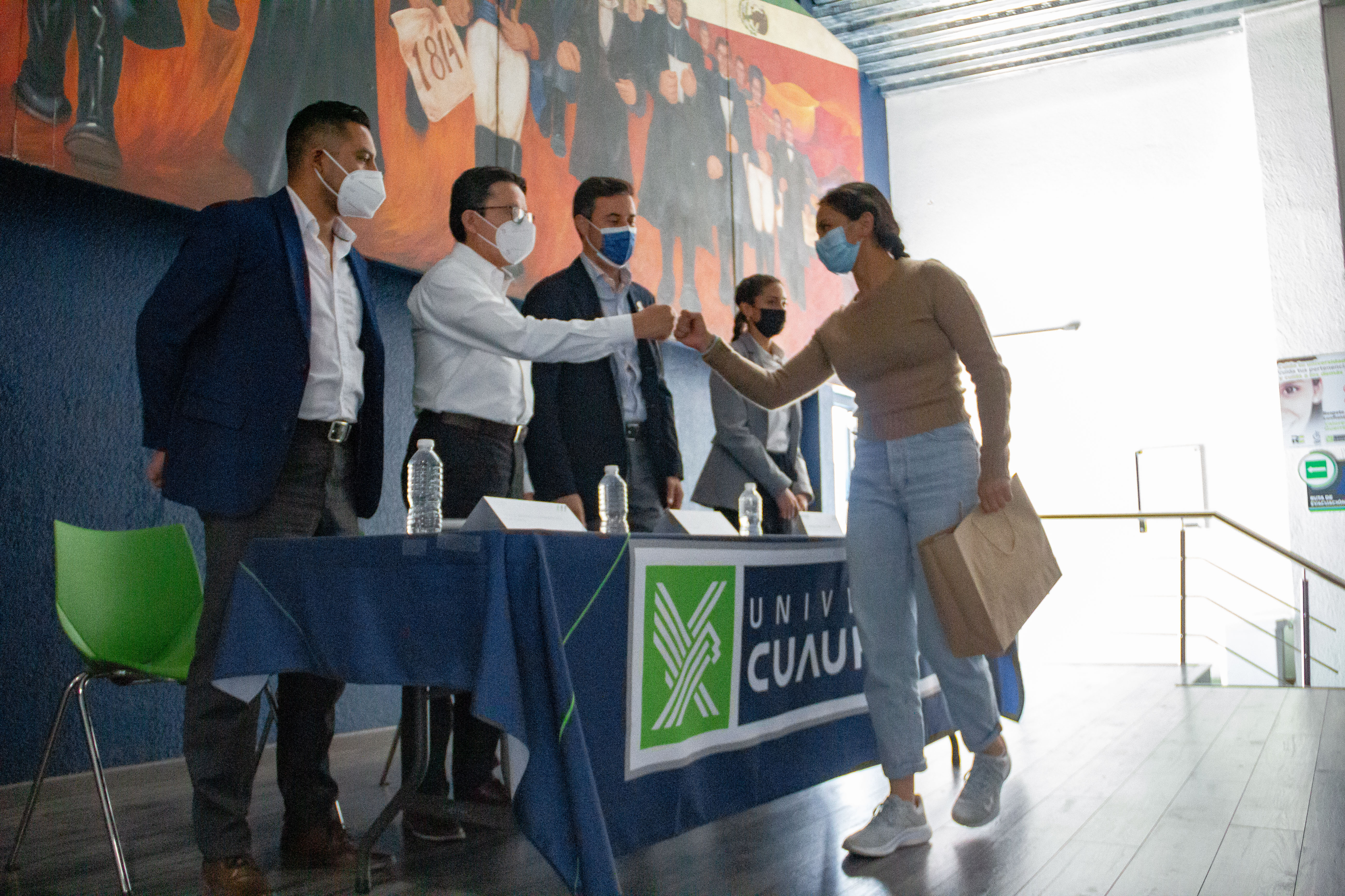 ENTREGA DE UNIFORMES PARA UNIVERSIADA NACIONAL UACJ 2022